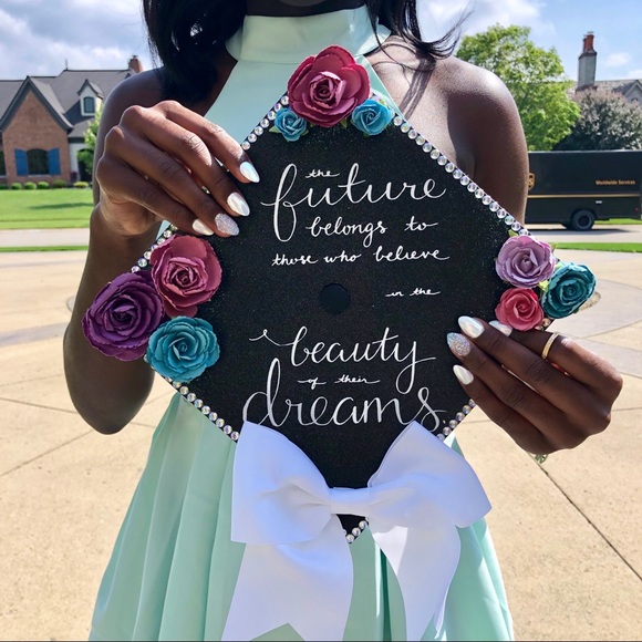 Custom Graduation Cap Topper - Picture 2 of 8